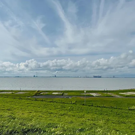 Apartment Doppelhaushaelfte In *