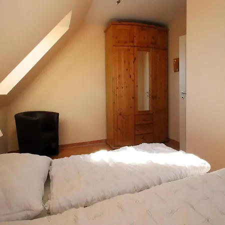 Doppelhaushaelfte In Apartment