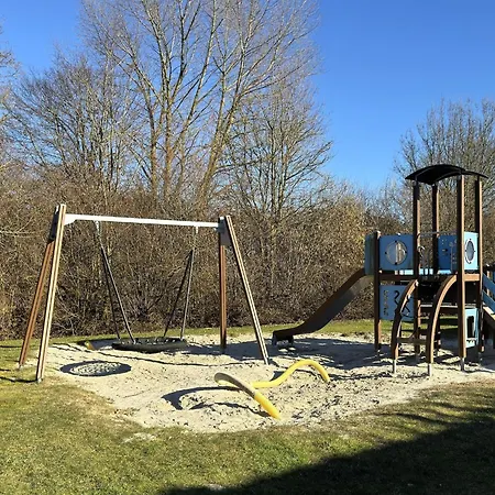 Apartment Doppelhaushaelfte In